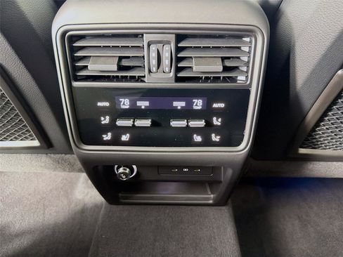 New 2025 Porsche Cayenne Coupe image 17