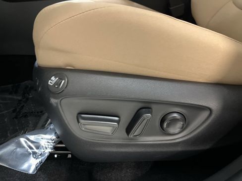 Used 2025 Toyota RAV4 XLE w/ Convenience Package image 17