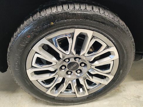 Certified 2023 GMC Yukon Denali Ultimate image 3