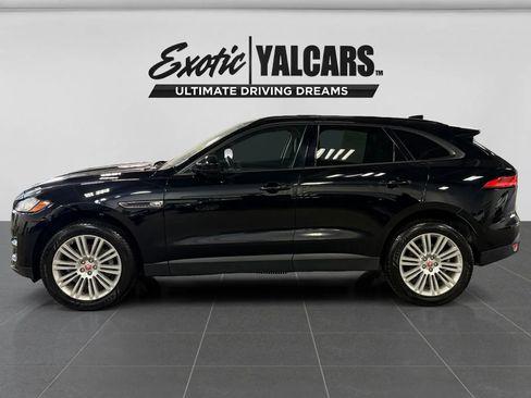 Used 2017 Jaguar F-PACE Premium image 2