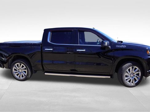 Used 2019 Chevrolet Silverado 1500 High Country w/ High Country Premium Package image 2