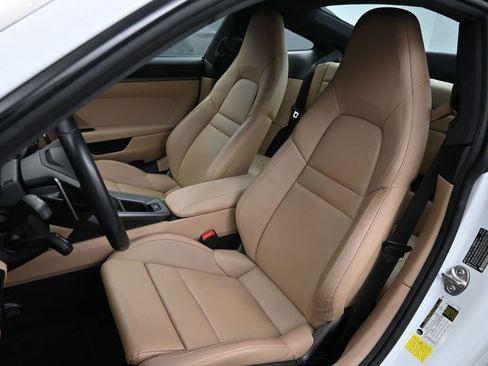 Certified 2022 Porsche 911 Carrera image 5