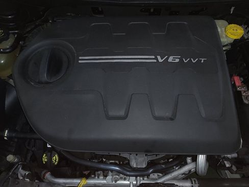 Used 2016 Jeep Cherokee Limited w/ Luxury Group image 30