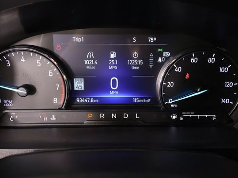 Used 2022 Ford Explorer Limited w/ Equipment Group 301A AWD/4WD image 4