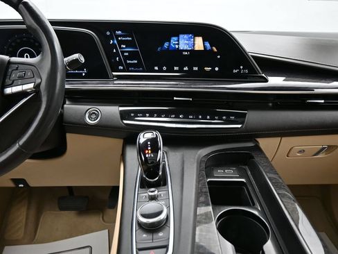 Used 2023 Cadillac Escalade Premium Luxury AWD/4WD image 22