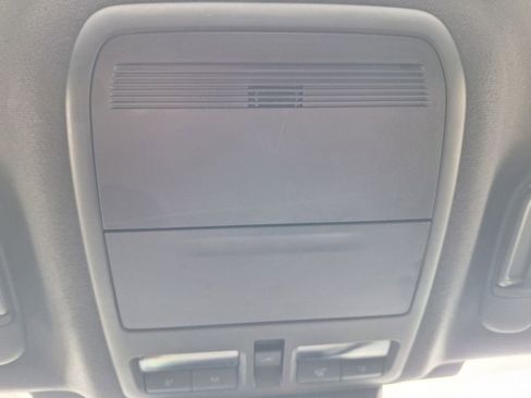 Used 2023 MAZDA MAZDA3 Hatchback w/Premium Plus Pkg image 19