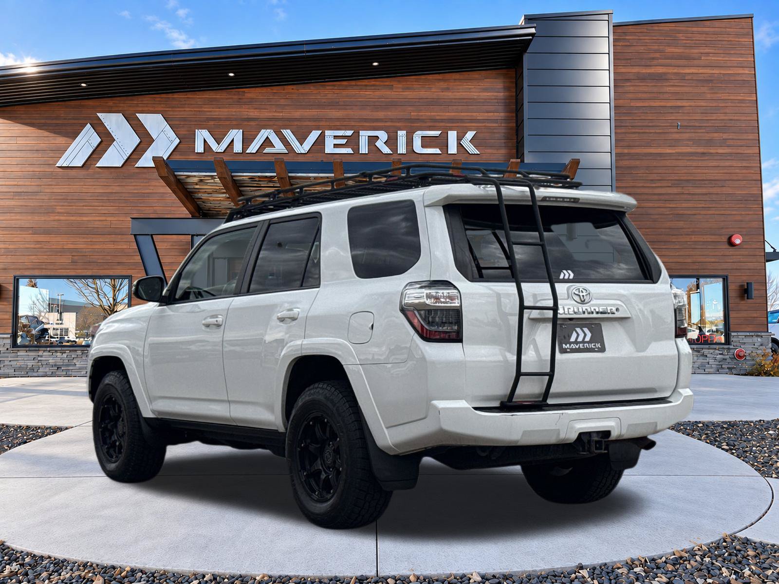 Used 2018 Toyota 4Runner SR5 Premium AWD/4WD image 7