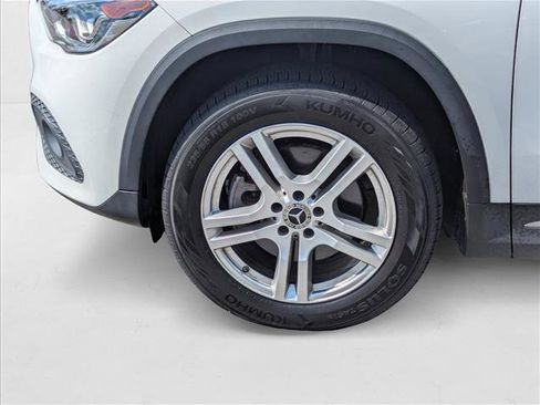 Used 2022 Mercedes-Benz GLA 250 4MATIC w/ Premium Package Lite image 27