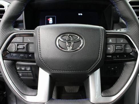 Used 2025 Toyota Sequoia Platinum image 54