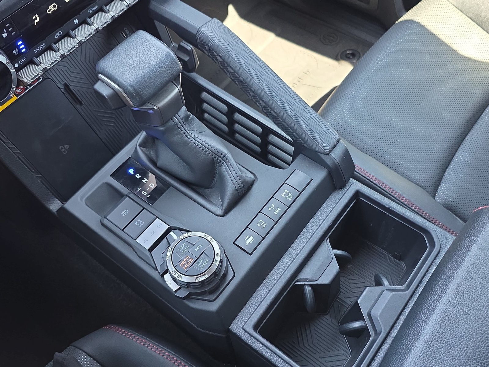 Used 2025 Toyota 4Runner Trailhunter AWD/4WD image 22