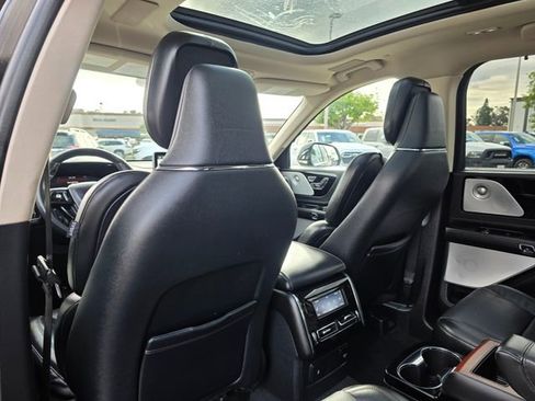 Used 2022 Lincoln Aviator Reserve w/ Equipment Group 201A AWD/4WD image 22