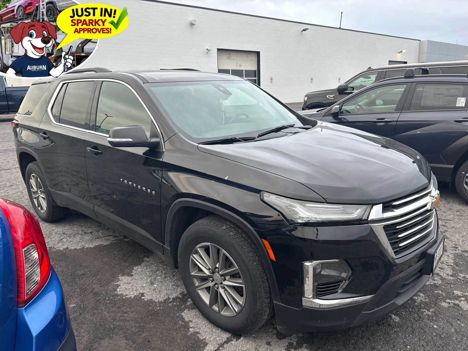 Used 2023 Chevrolet Traverse LT AWD/4WD image 2