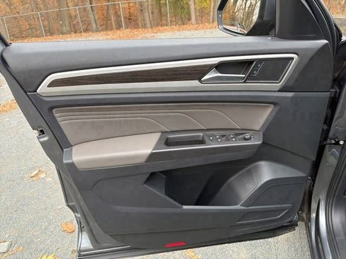 Used 2022 Volkswagen Atlas SE image 19