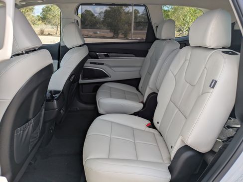 New 2025 Kia Telluride EX image 17