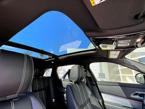 Used 2020 Land Rover Range Rover Velar R-Dynamic S image 22