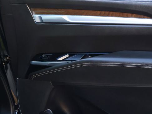 Used 2025 Cadillac Escalade ESV Sport Platinum image 23