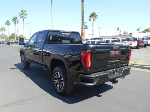 Used 2022 GMC Sierra 2500 AT4 w/ AT4 Preferred Package image 6