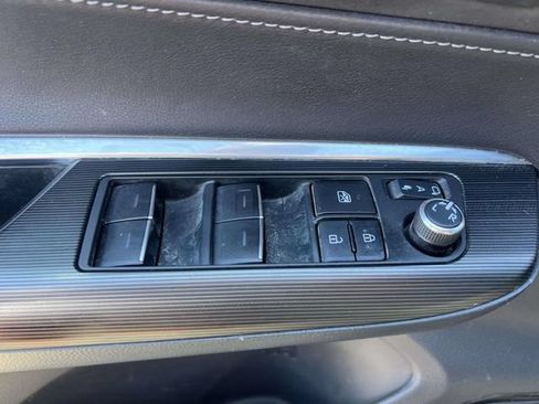 Used 2023 Toyota Venza XLE AWD/4WD image 17