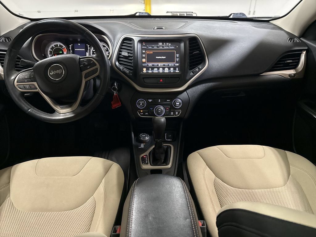 Used 2017 Jeep Cherokee Latitude w/ Comfort & Sound Group AWD/4WD image 10
