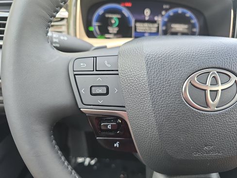 Used 2025 Toyota Camry XSE w/ Premium Package FWD image 16