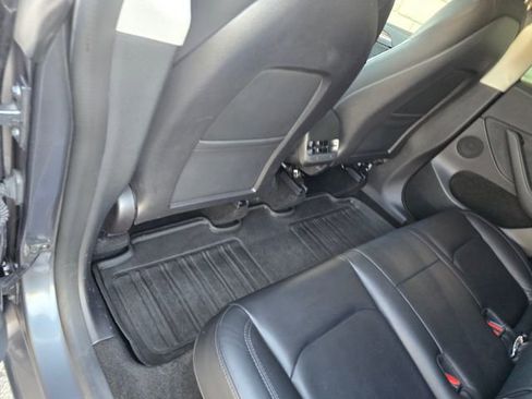 Used 2022 Tesla Model Y Performance image 27