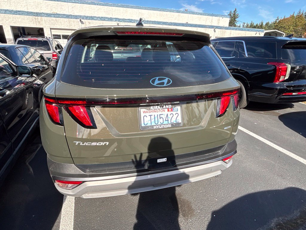 Used 2025 Hyundai Tucson SE AWD/4WD image 4