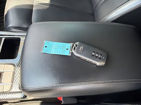 Used 2021 Kia Sorento EX FWD image 33