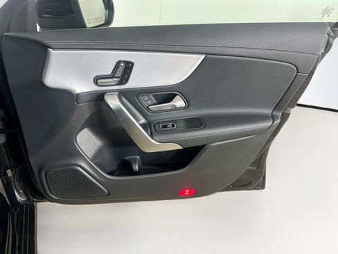 Used 2025 Mercedes-Benz CLA 250 4MATIC image 31