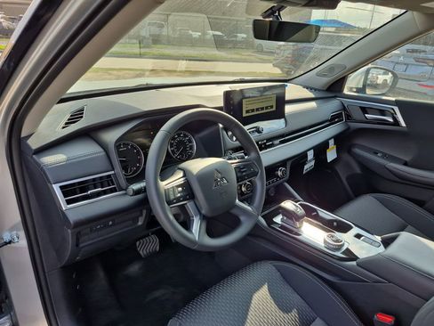 New 2026 Mitsubishi Outlander ES image 32