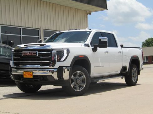 Used 2025 GMC Sierra 2500 SLT w/ SLT Convenience Package AWD/4WD image 12