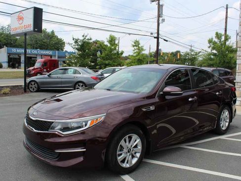 Used 2017 Kia Optima LX w/ Convenience Package FWD image 1