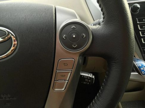 Used 2016 Toyota Prius V Five FWD image 32
