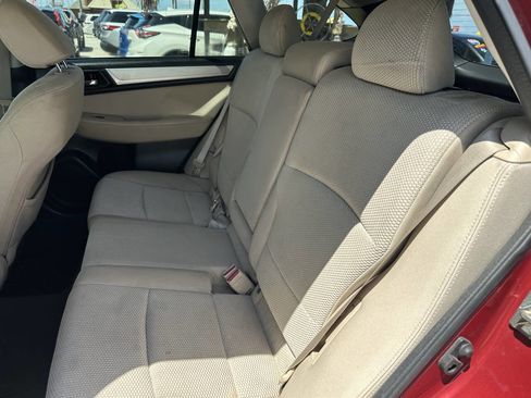 Used 2017 Subaru Outback 2.5i Premium image 13
