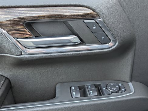 Used 2024 GMC Sierra 1500 Elevation image 15