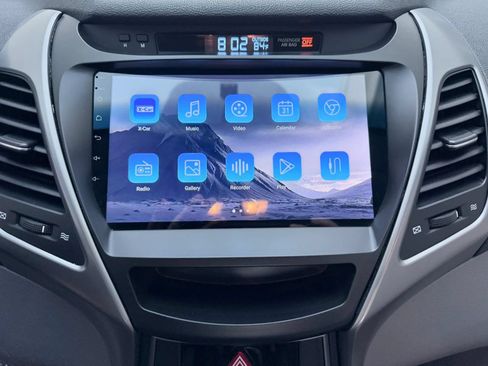 Used 2016 Hyundai Elantra SE FWD image 17