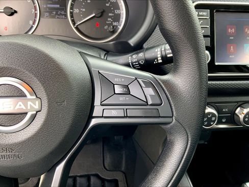 Used 2025 Nissan Kicks Play S image 21