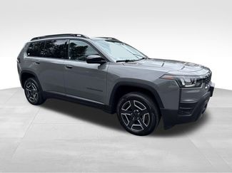 New 2026 Jeep Cherokee Laredo AWD/4WD 360° Tour