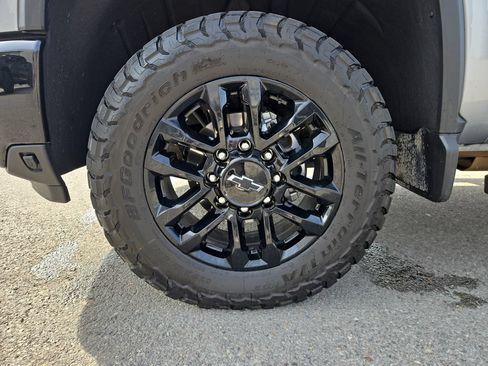 Used 2025 Chevrolet Silverado 2500 LT w/ Trail Boss Package AWD/4WD image 10