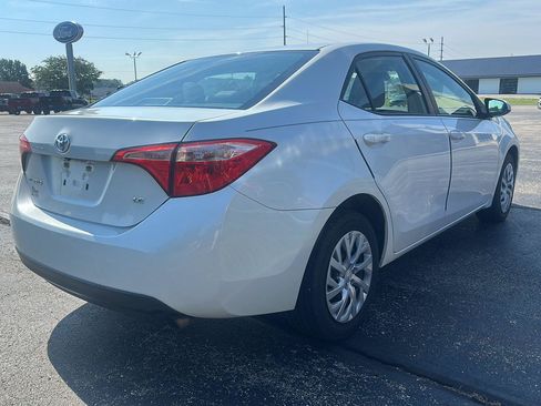 Used 2017 Toyota Corolla LE FWD image 5