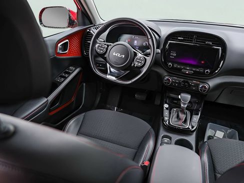 Used 2024 Kia Soul GT-Line w/ Option Group 020 FWD image 29