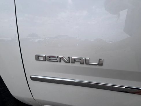Used 2019 GMC Yukon Denali w/ Denali Ultimate Package AWD/4WD image 31