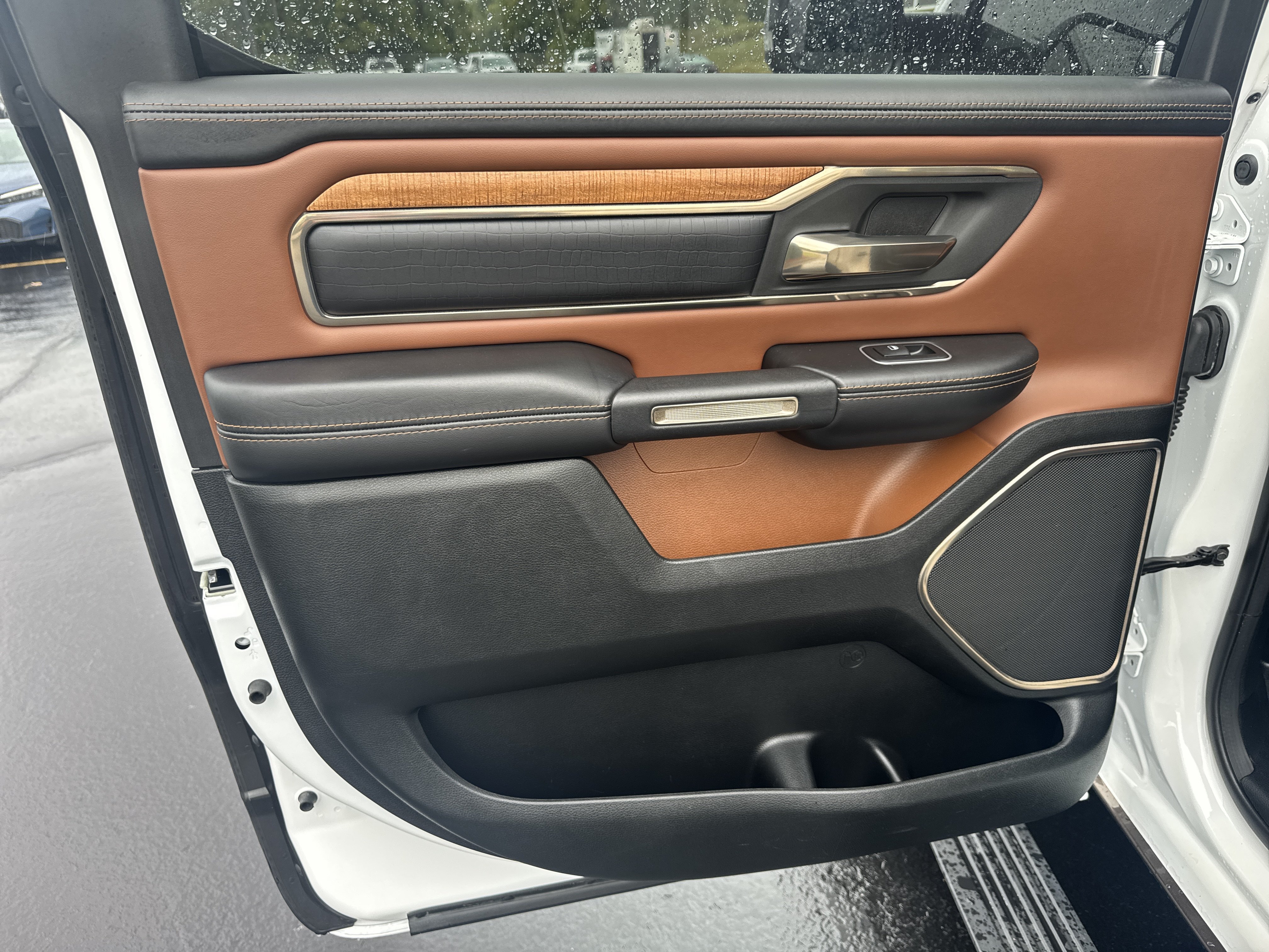 Used 2021 RAM 1500 Limited AWD/4WD image 14