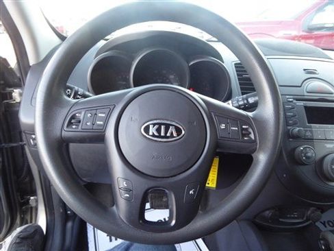 Used 2010 Kia Soul + image 13