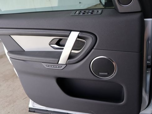 New 2025 Land Rover Discovery Sport Dynamic SE image 37