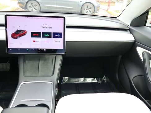 Used 2021 Tesla Model 3 Standard Range Plus image 41