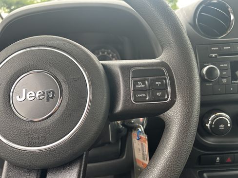 Used 2017 Jeep Compass Sport w/ Power Value Group FWD image 19