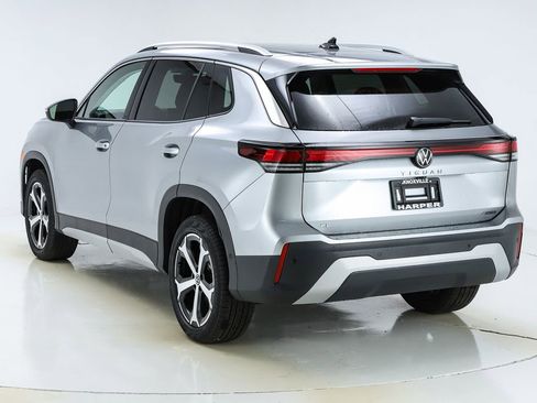 New 2026 Volkswagen Tiguan SE image 7