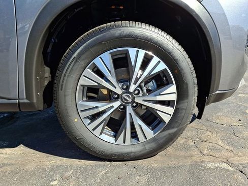 Used 2023 Nissan Rogue SV image 8