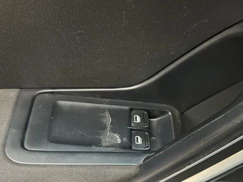 Used 2013 Volkswagen Beetle 2.5 image 21