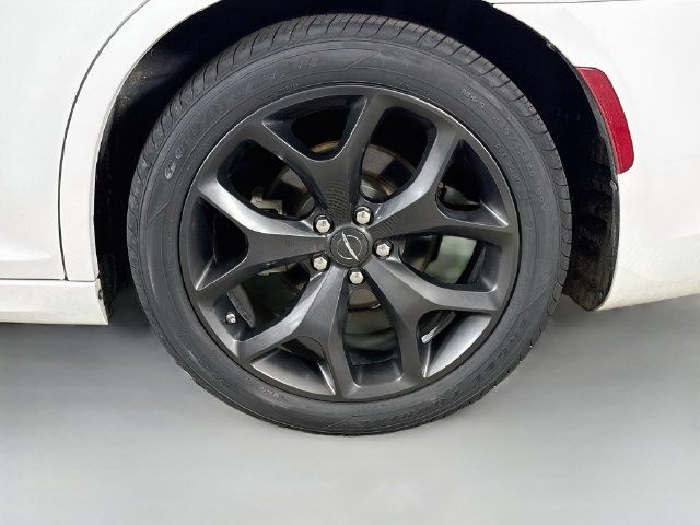 Used 2022 Chrysler 300 Touring L w/ Popular Equipment Group RWD image 31